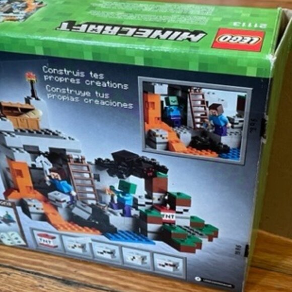 Preowned LEGO 21113 MINECRAFT The Cave (Retired) w/ Box & Manual Complete Set - Picture 4 of 6